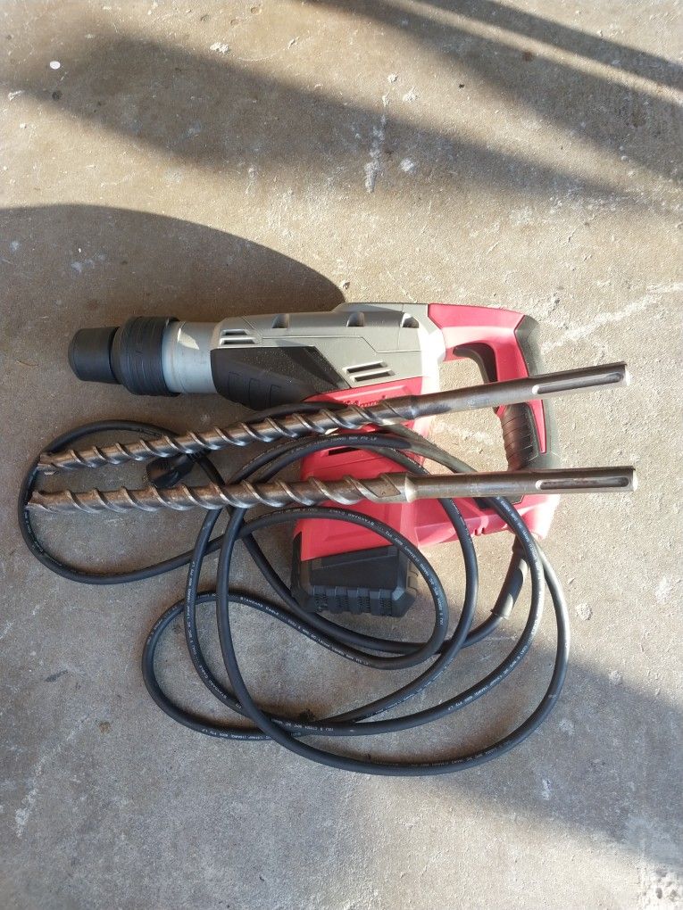 Milwaukee Rotary Hammer 1- 9/16 ( 40 mm ) SDS - MAX 10 . 5 A 450 min ( RPM ) 3000 BPM ( BPM )( Brand New )
