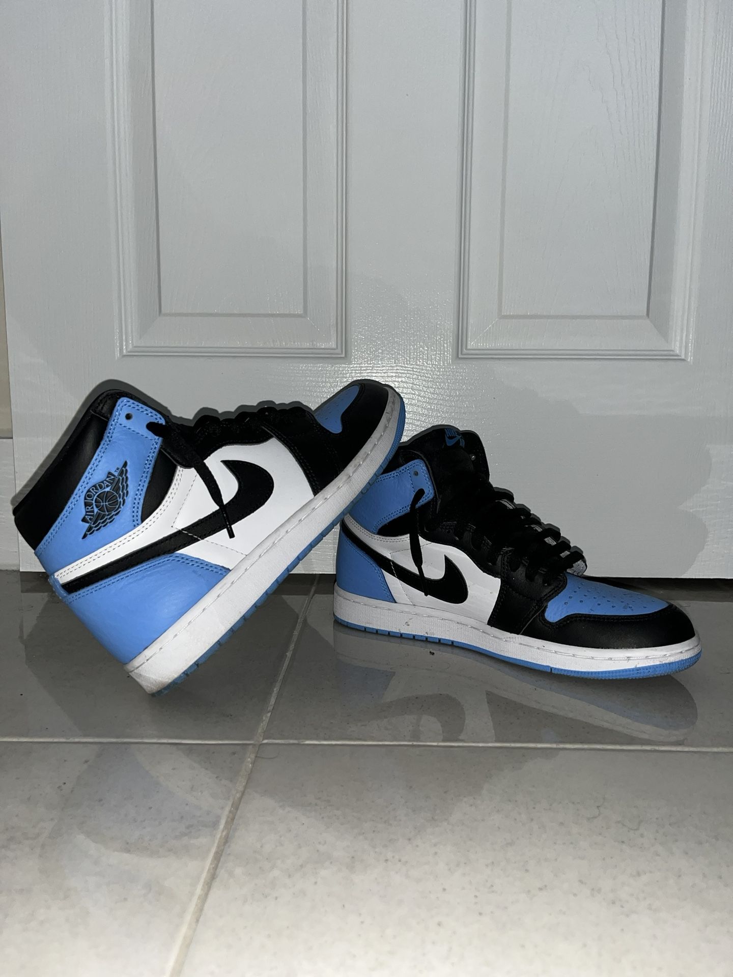 Jordan 1 UNC TOE (Meet/Pick Up Only)