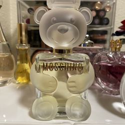 Moschino Perfume