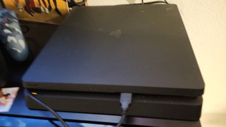 Ps4 1 Tb, 4 Controller , 23 Games