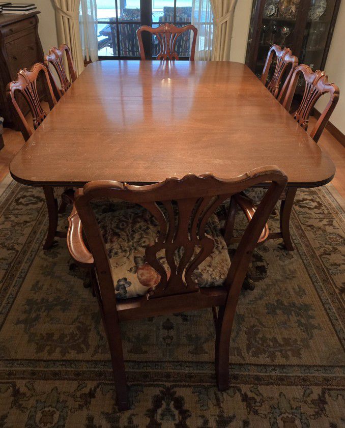 Antique Solid Mahogany Double Pedestal Dining Table & Chairs