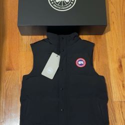 Canada Goose Garson Vest Size S Red Label 