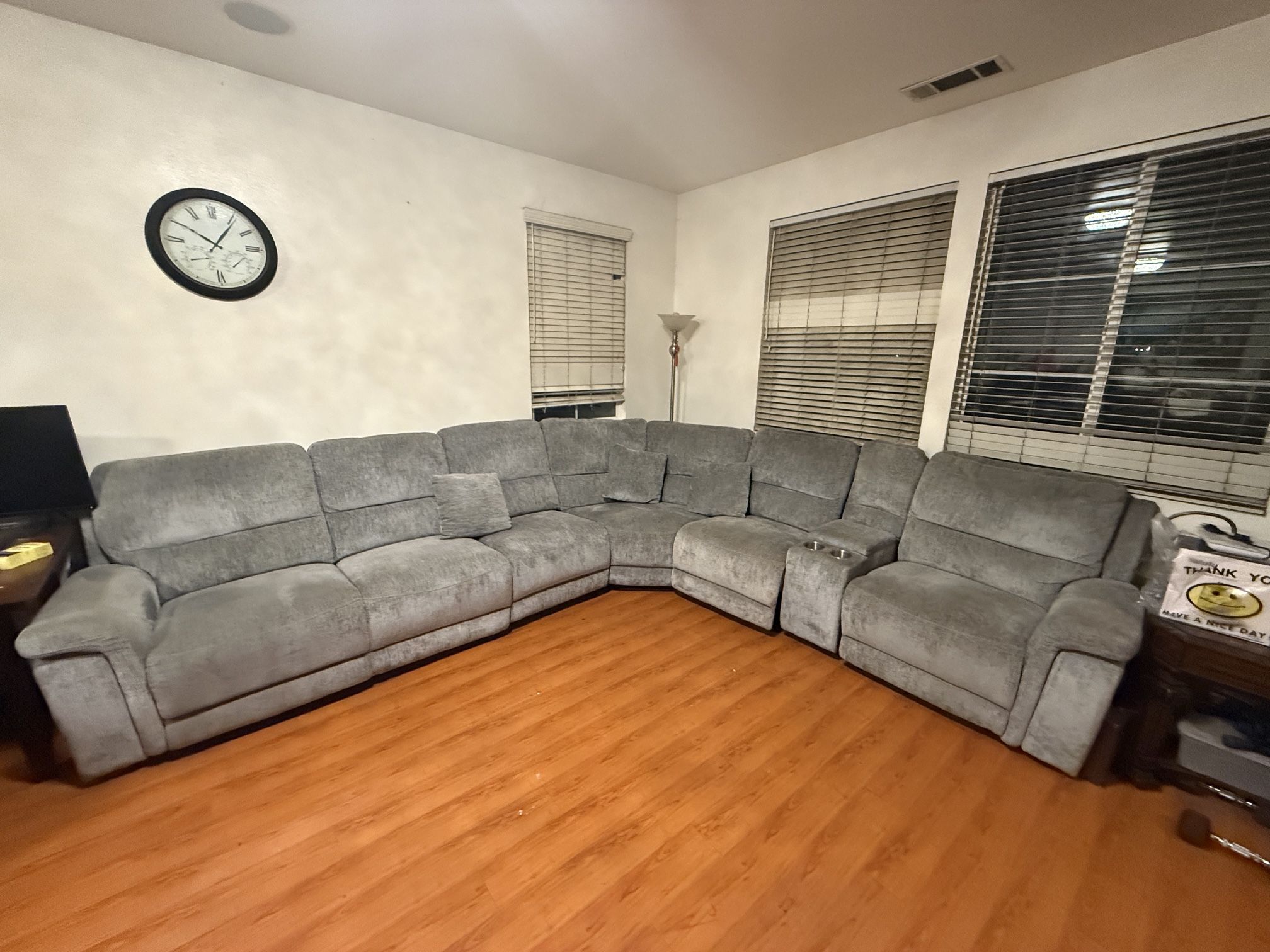 Sectional Corner Sofa / Recliners