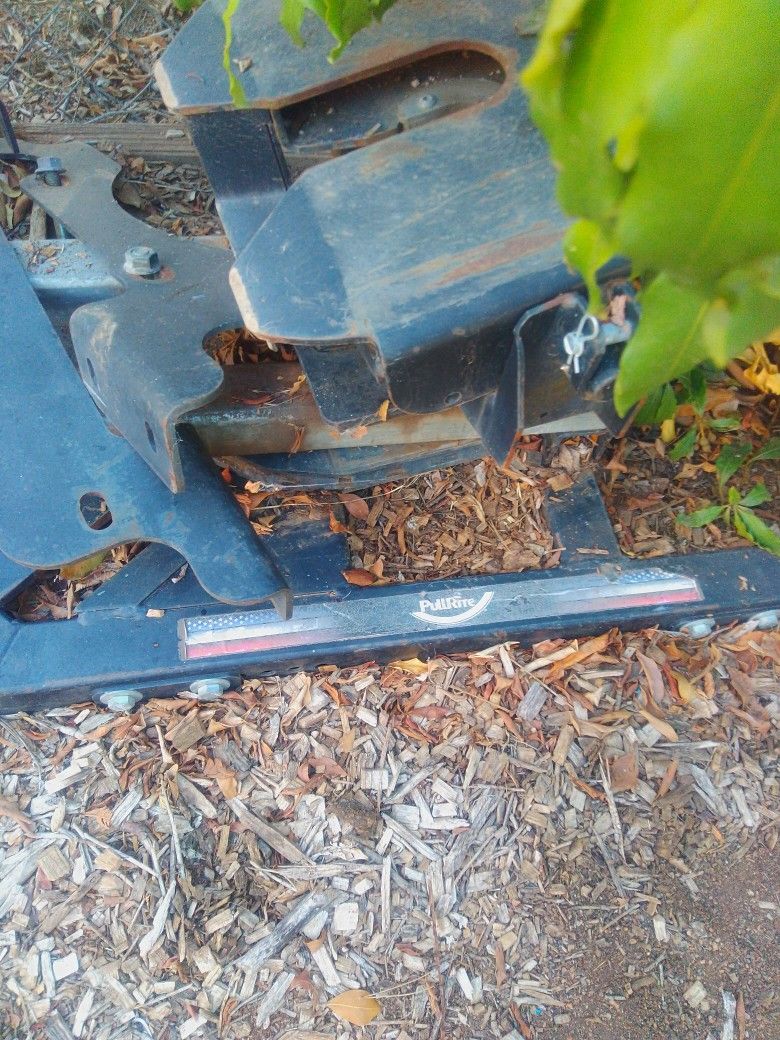 5th Wheel Hitch Complete
