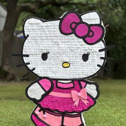 Hello Kitty Piñata
