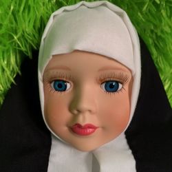 Vintage Porcelain Nun Doll – 30+ Yrs Old – Original Habit, Box & COA 🙏