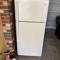 Kenmore Refrigerator 