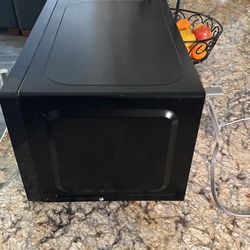 Black N Decker Microwave Oven [Move-out Sale] for Sale in Issaquah, WA -  OfferUp