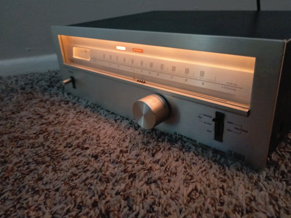 Vintage Pioneer Stereo Tuner