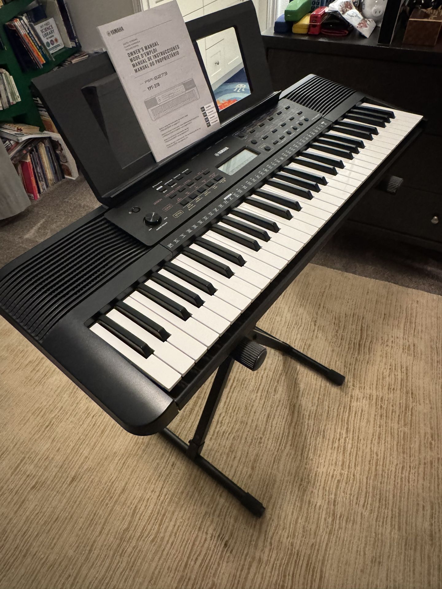 Yamaha YPT-270 Portable Keyboard + Stand