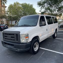 2013 Ford E-350