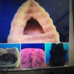 DOG CAT Pyramid BED PINK $15=GREY $15=CARPET $5= BACK PACK CARRIER  $10