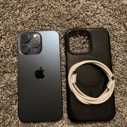 iPhone 15 Pro Max 256GB - Blue Titanium (Unlocked)