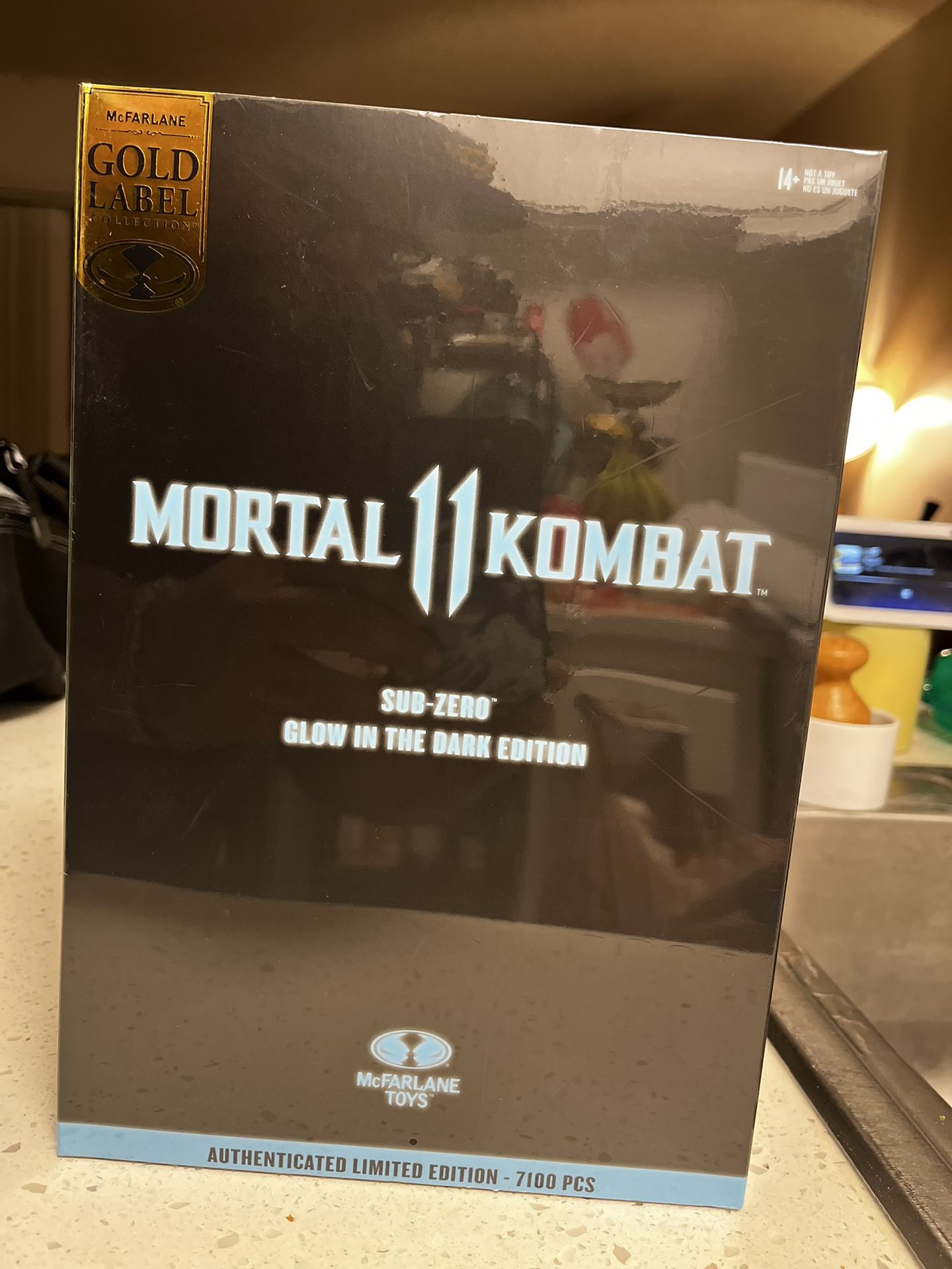 *2025 SDCC Exclusive*McFARLANE GOLD LABEL MORTAL KOMBAT SUB ZERO DARK EDITION GLOW IN THE DARK FIGURE