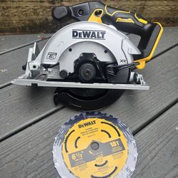 DEWALT 20V MAX* 6-1/2-Inch Cordless Circular Saw