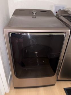2023 Samsung Electric Dryer – Large Capacity