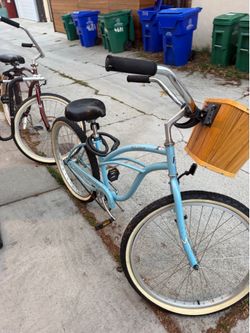 Cruiser Beach Bikes with surf-rack!