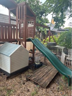 Play ground set. Free! (contact info removed)