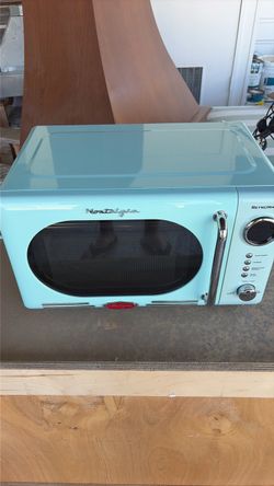 Teal retro microwave