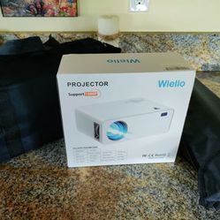 Hi Def Projector With Jumbo Screen & Tripod