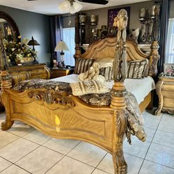 Tracy Has! A “ Collezione Europa “ King Size Bedroom Set!