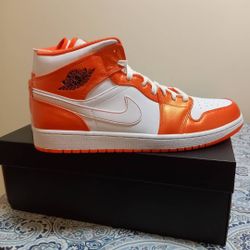 Jordan 1 Mid Orange 