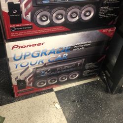Pioneer Single Din Bluetooth Stereo With 4 Door Speakers 