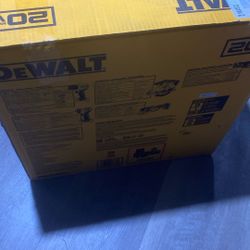 DEWALT 20V BRUSHLESS 5-TOOL COMBO KIT W/ 5 BATTERIES