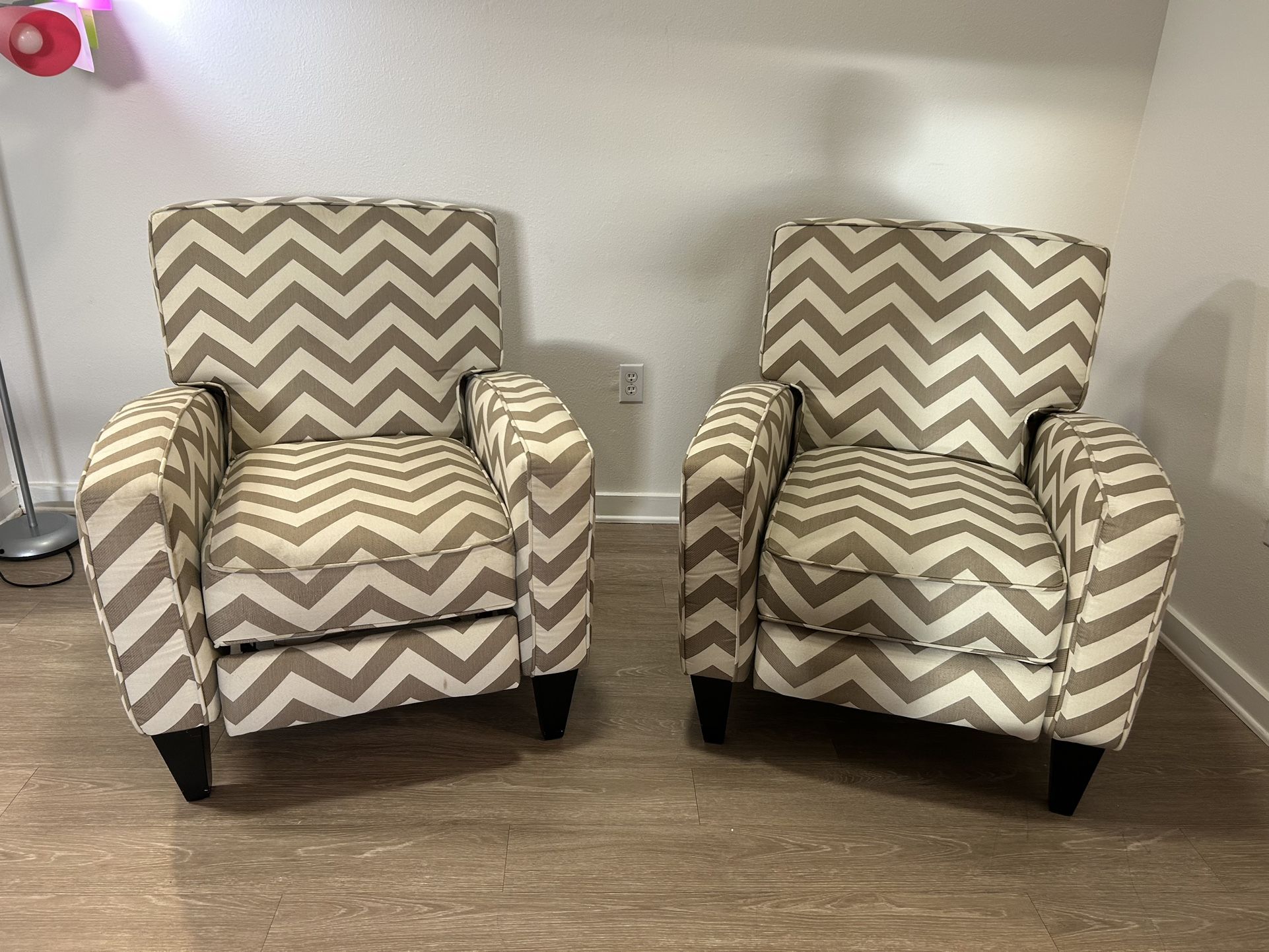 Set of 2 Chevron Recliner Chairs – Great Condition