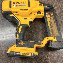 Nail Gun  Dewalt 