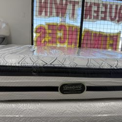 CALIFORNIA KING SIZE SIMMONS BEAUTYREST RECHARGE PILLOW TOP MATTRESS & BOX SPRINGS BED SET