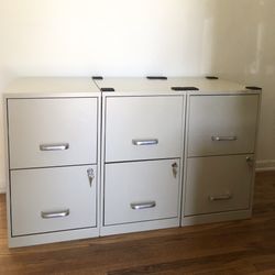 3 sets File cabinet   2 keys for one set File cabinet 