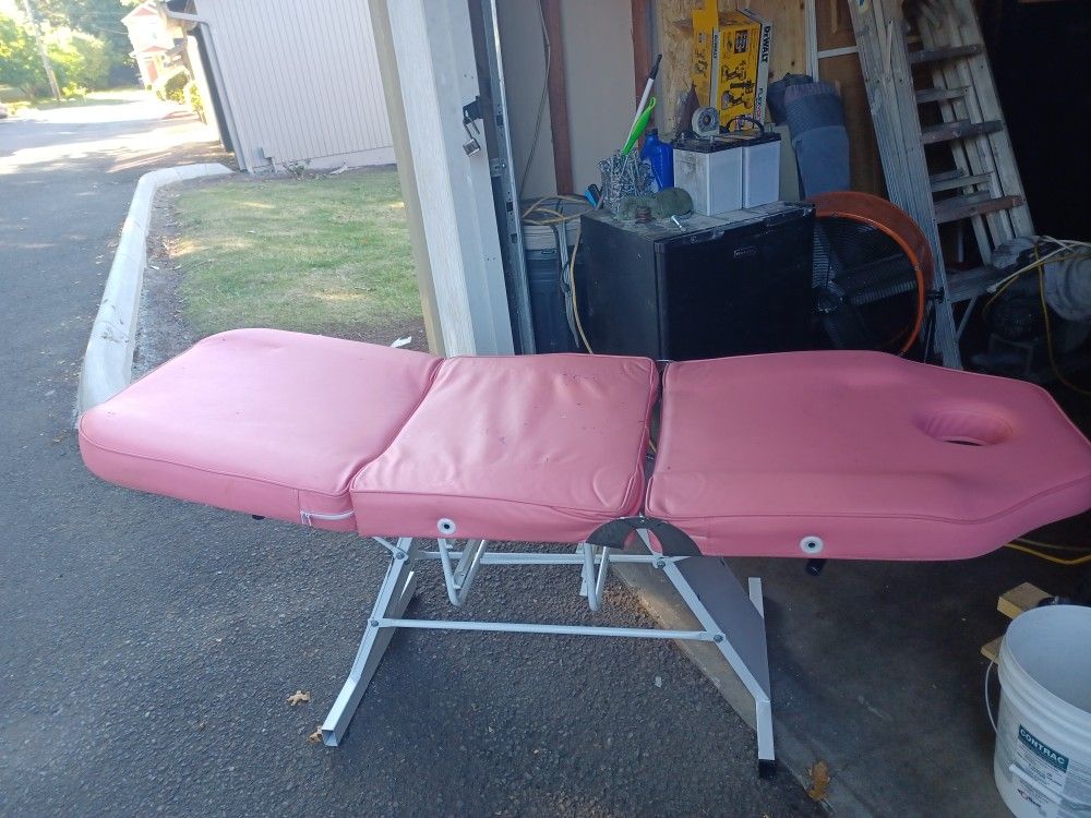 Massage Table 