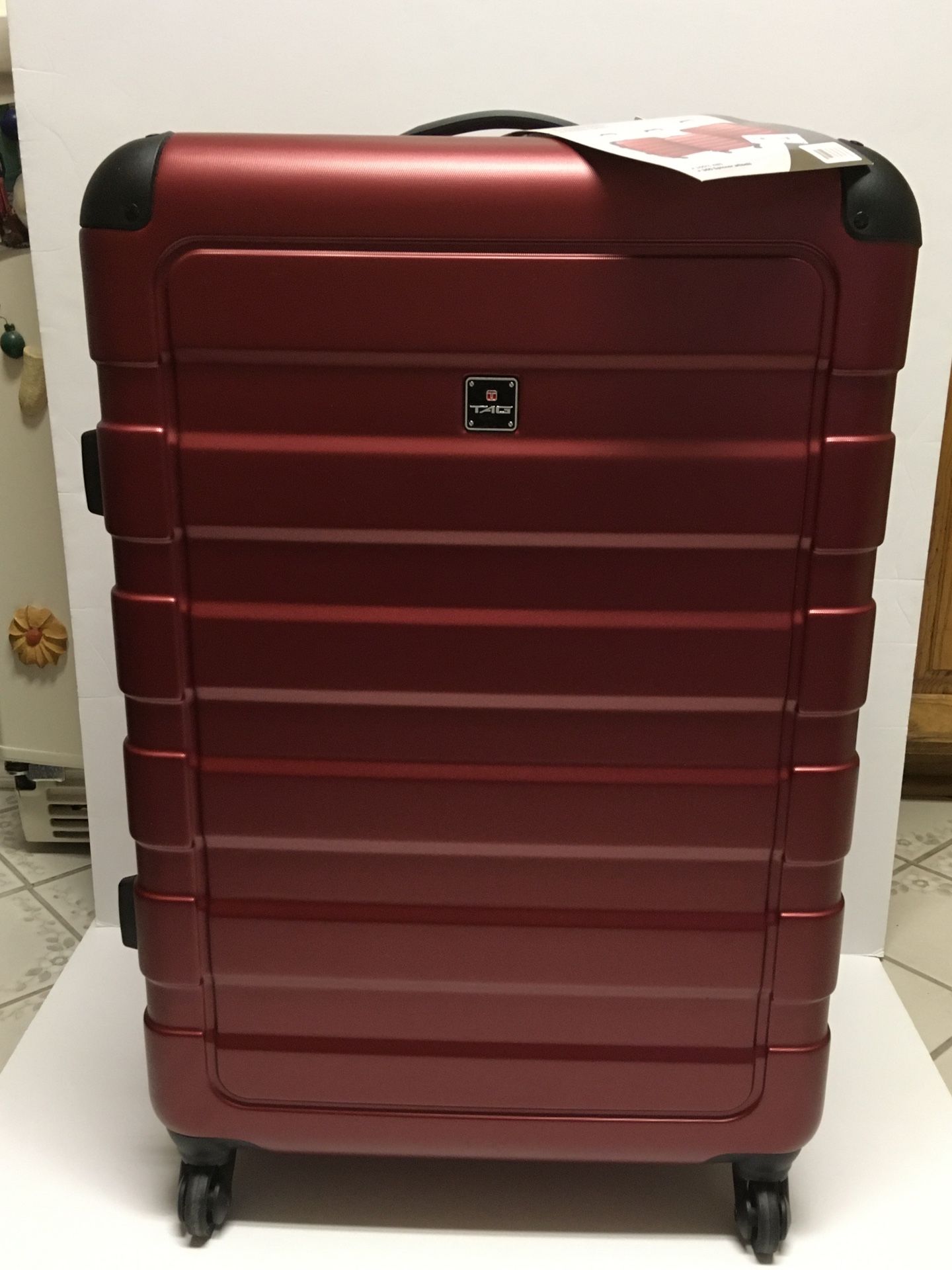 New 28in Red TAG Matrix Hardside Spinner Suitcase