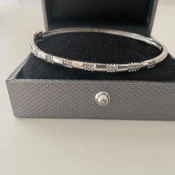 Perfect Gift - White Gold With Diamonds Bangle