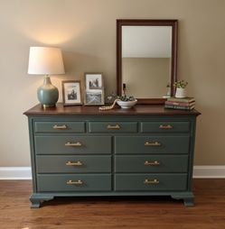 Mahogany Link Taylor Dresser