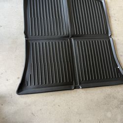 Tesla Model Y Trunk Floor Mat