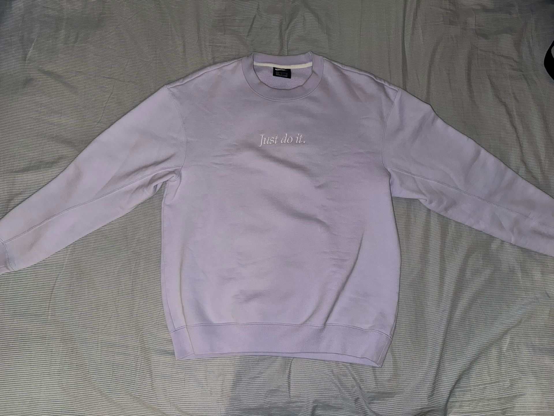 Nike lilac Crewneck (small used)