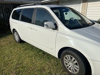 2012 Kia Sedona low miles