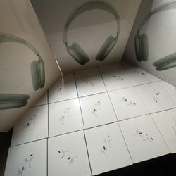 Airpod Maxes & Airpod Pro’s