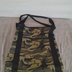 Aka sports camo tote bag