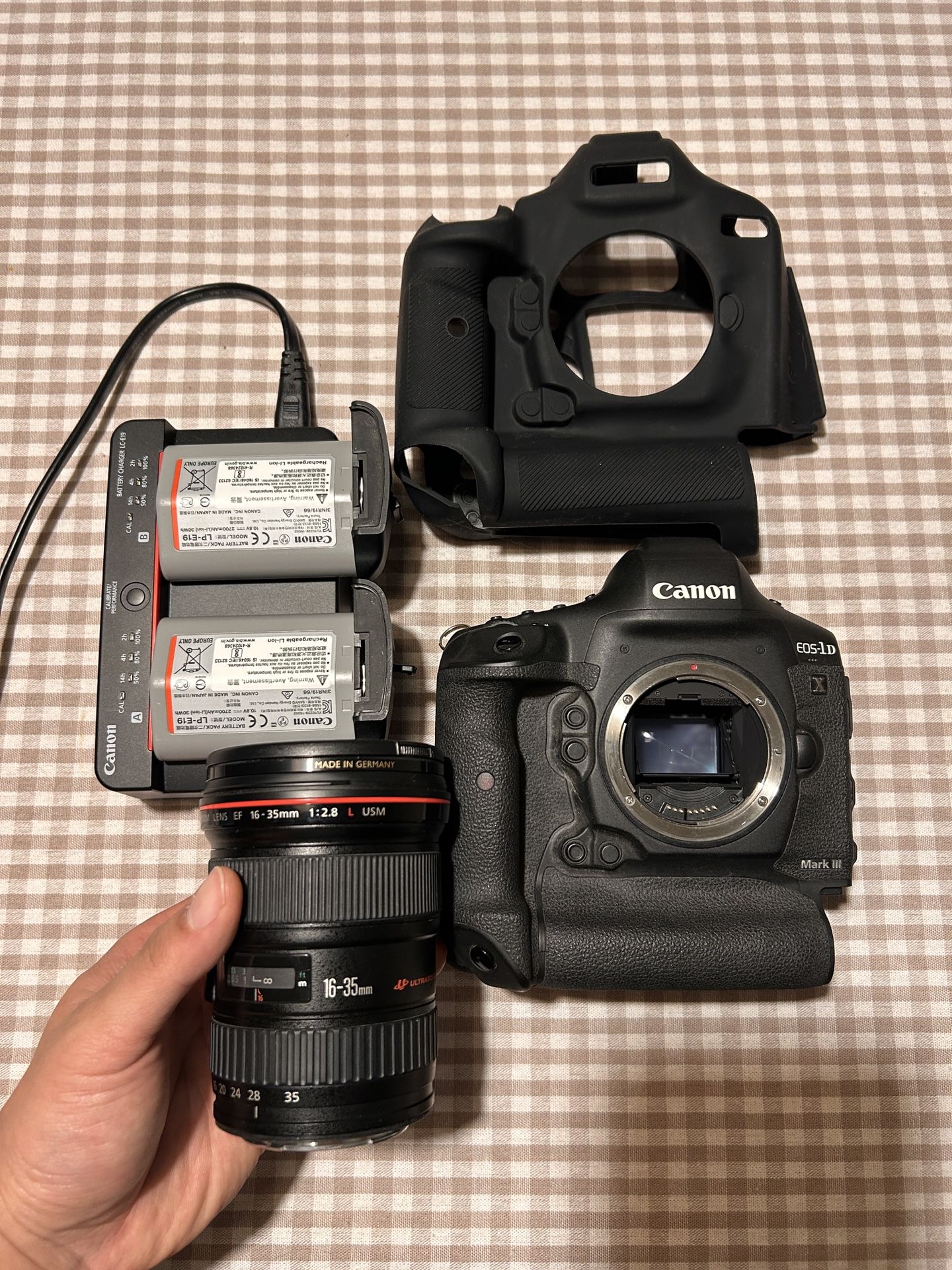 Canon 1DX Mark iii + Lens + Extra Battery +more