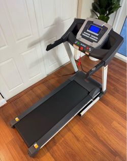 Treadmill- Caminadora ( like new )