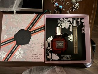 Viktor & Rolf Flowerbomb Tiger Lily gift set