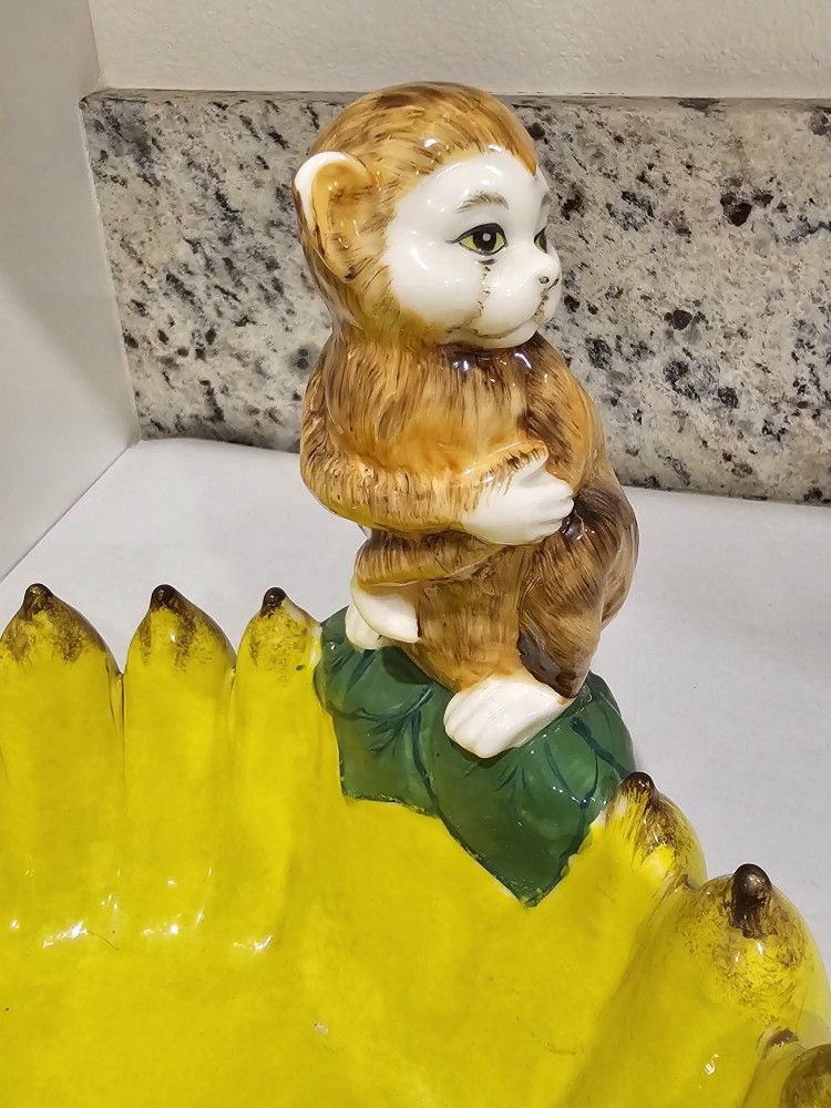 Vintage deals monkeys carrying bananas bowl