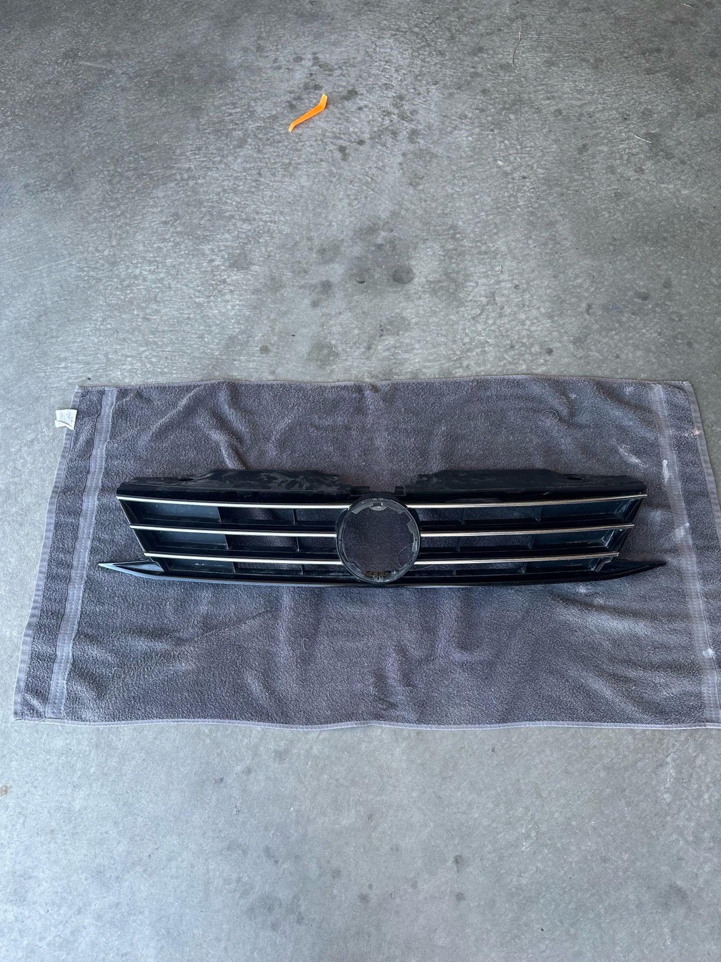 2017 volkswagen jetta grill