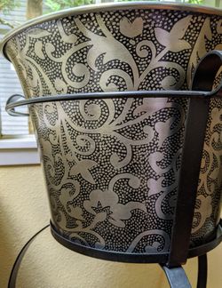 Embossed Galvanized Metal Ice Bucket, Flower Pot, Beverage Tub on Stand, Home Wedding Decor - Large