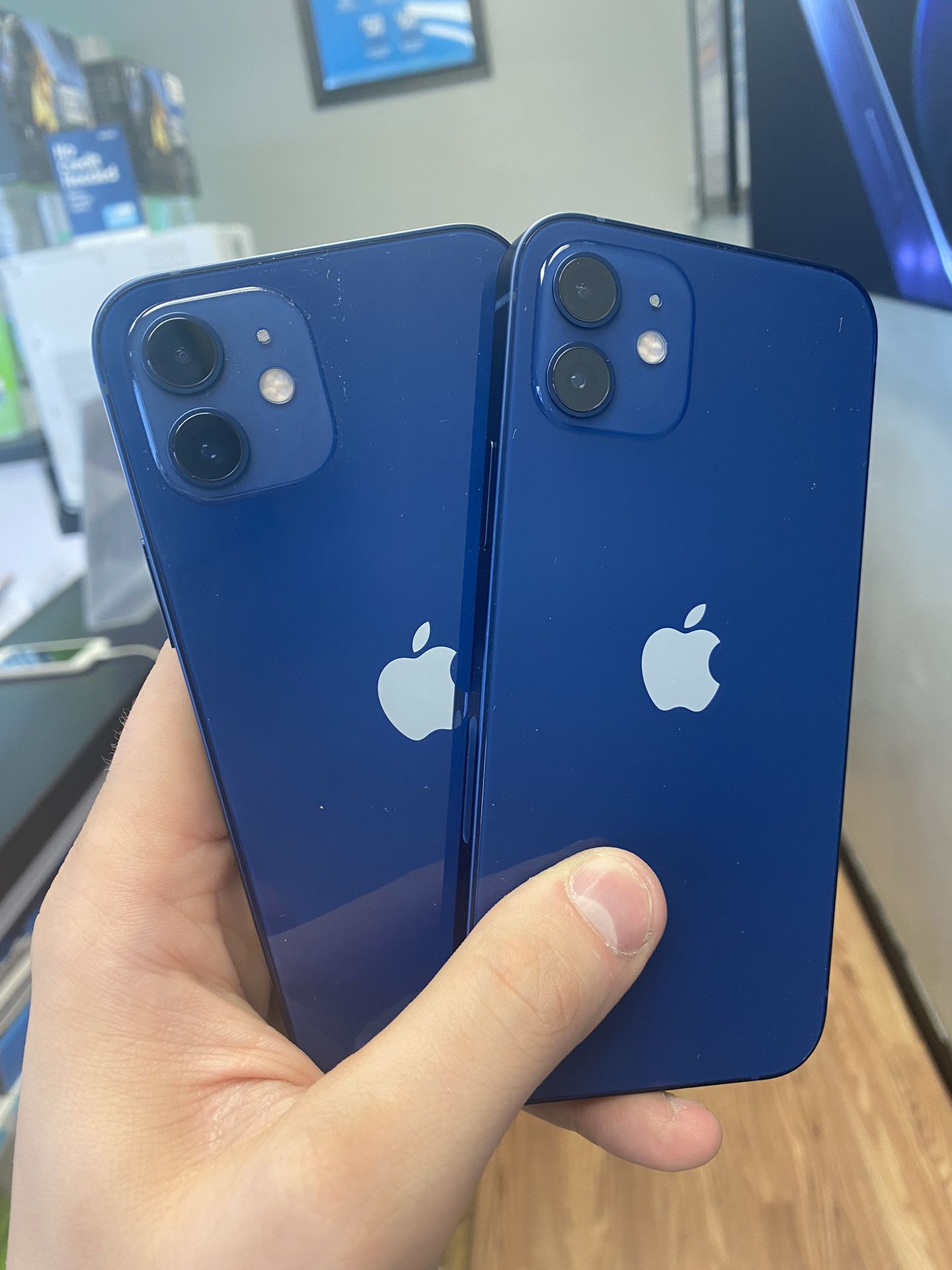 Unlocked iPhone 12 64GB Blue