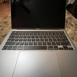 MacBook Pro (13in, M1, 2020) 8GB - 256GB SSD