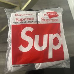 Supreme socks brand new